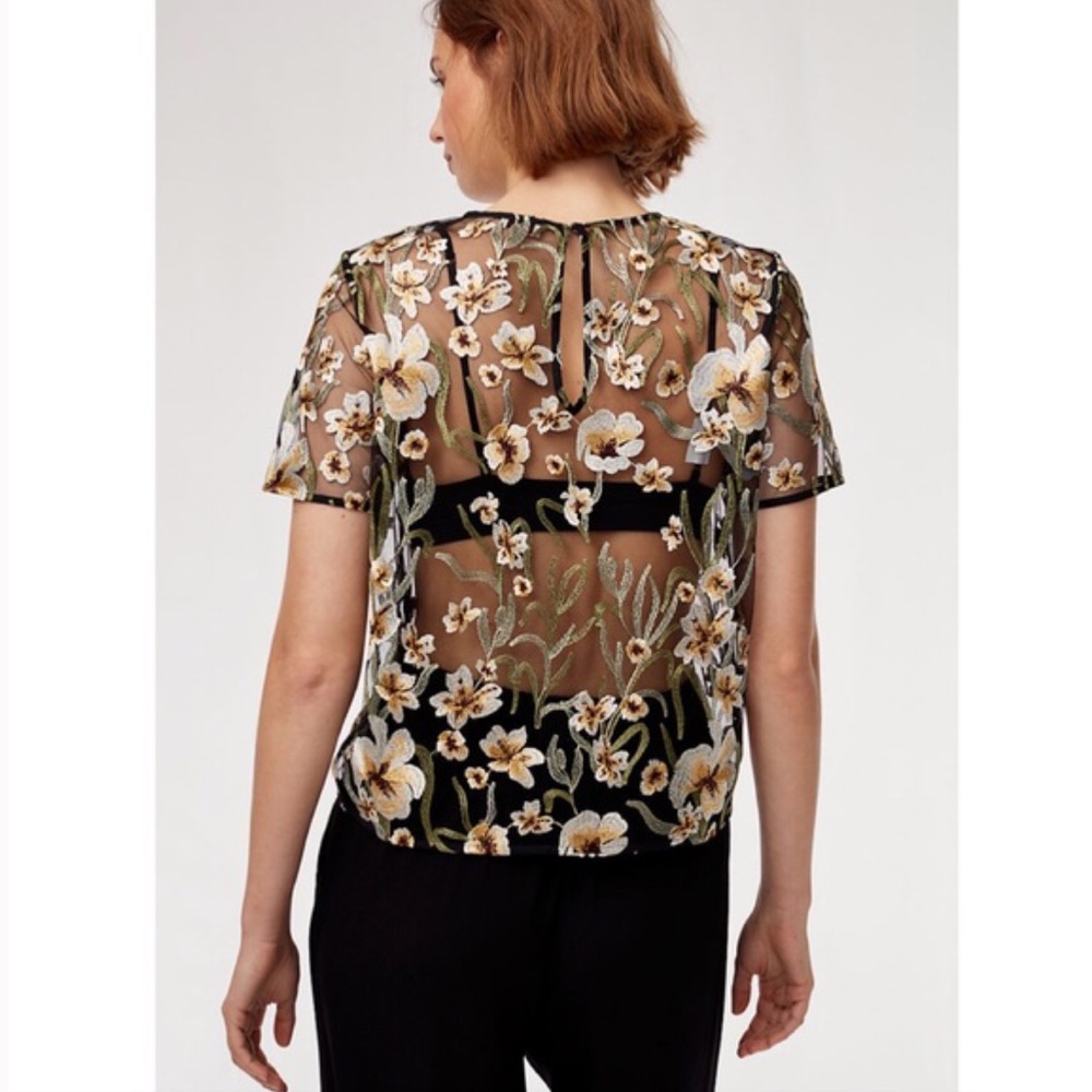 Aritzia Little Moon Blouse Floral NWT - Picture 2 of 7